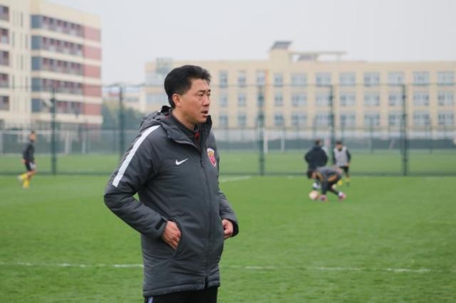 持续训练令队员情绪低落