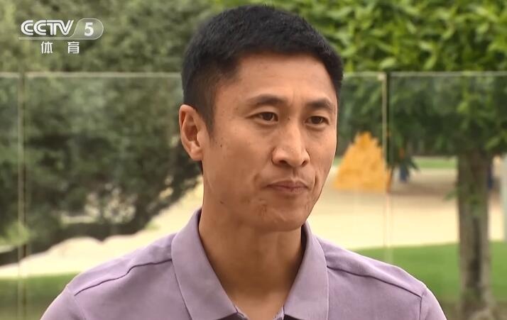 替补席上的意外插曲