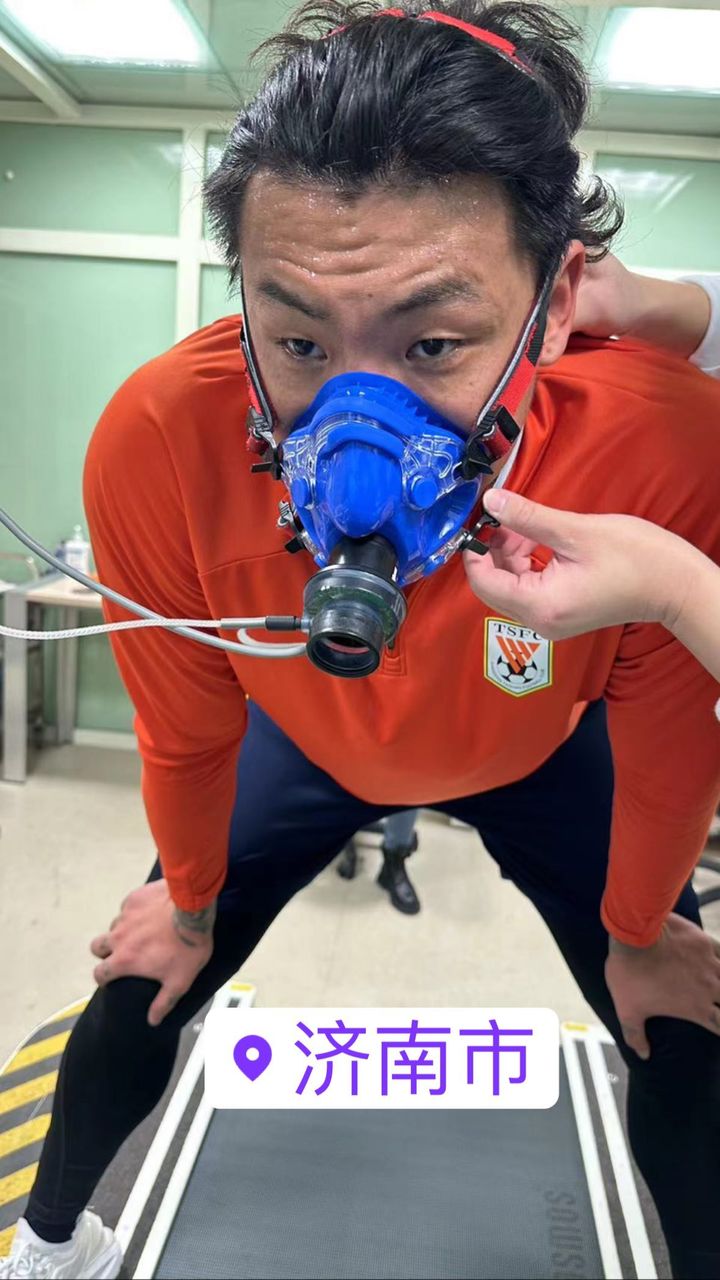 训练场上见！王大雷回归助阵泰山