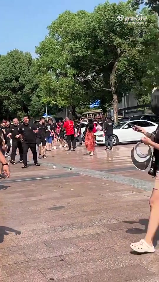 重庆成都球迷冲突事件细节披露