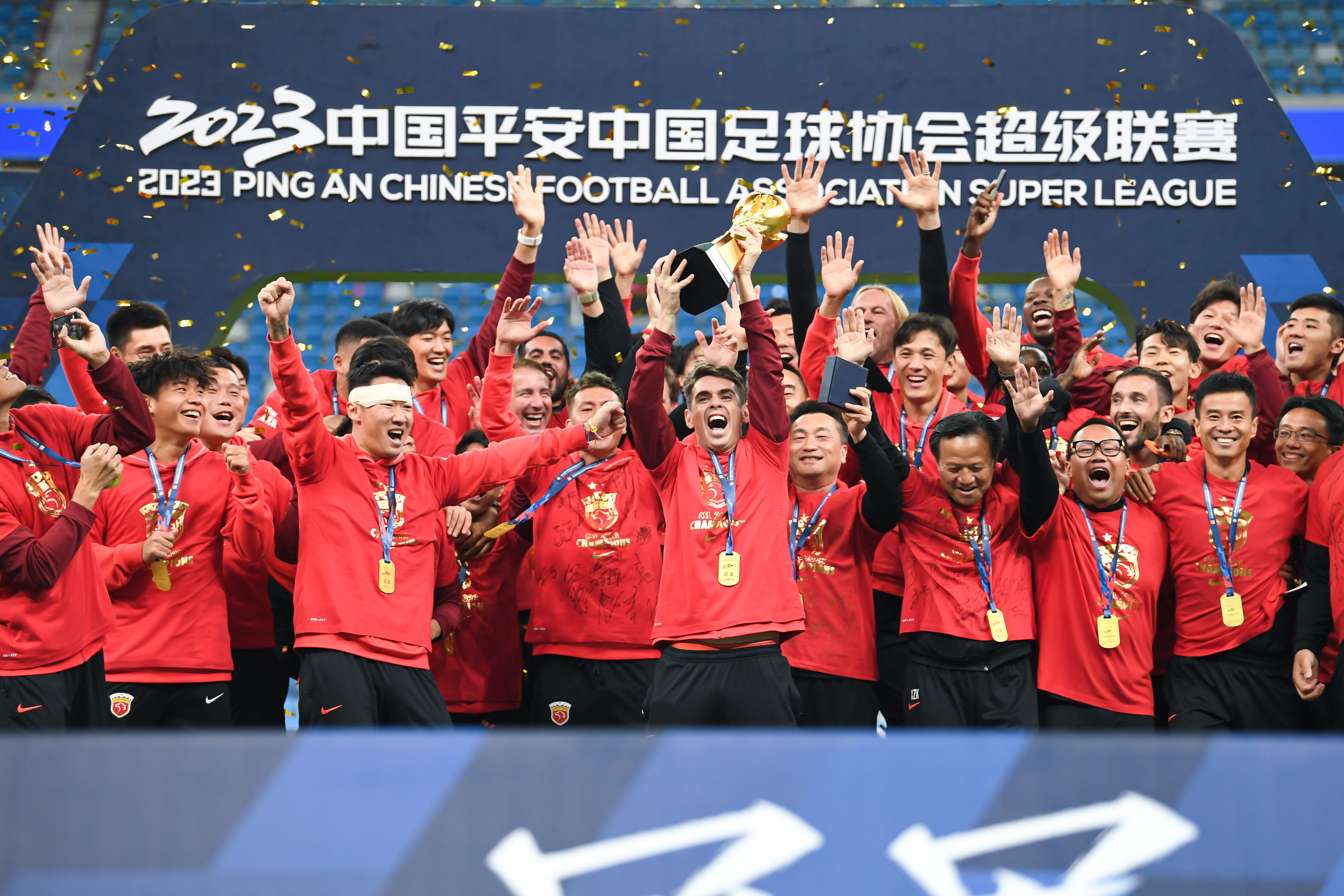 陈华报导：上海篮球也受益于上港支持