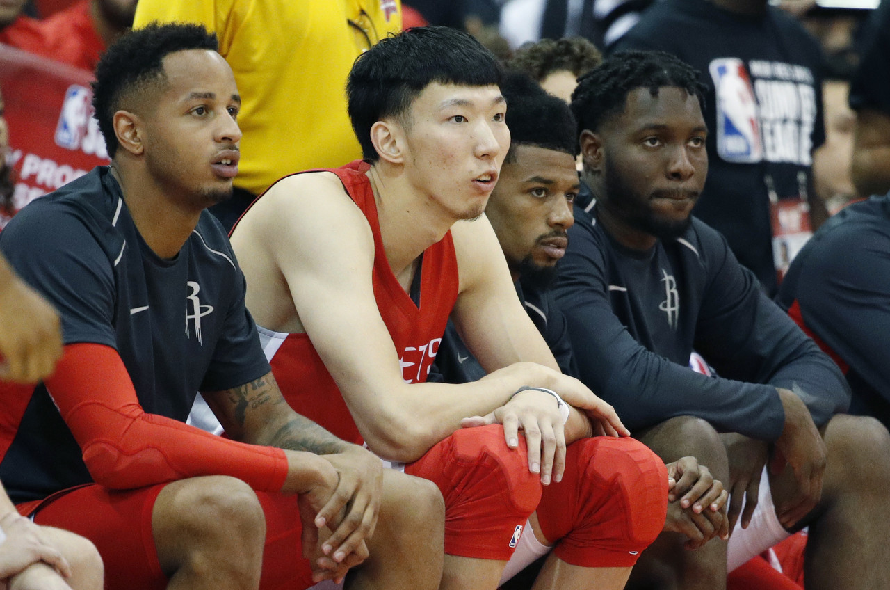 前方报道：哈滕透露周琦在北京过得不错