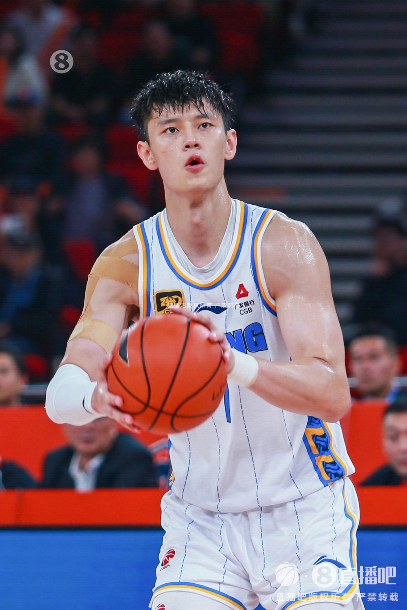 翟晓川风格再现于曾凡博空切中