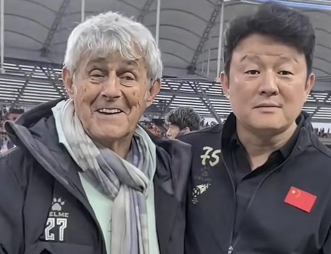 相似外表成误会来源|米卢差点认错人