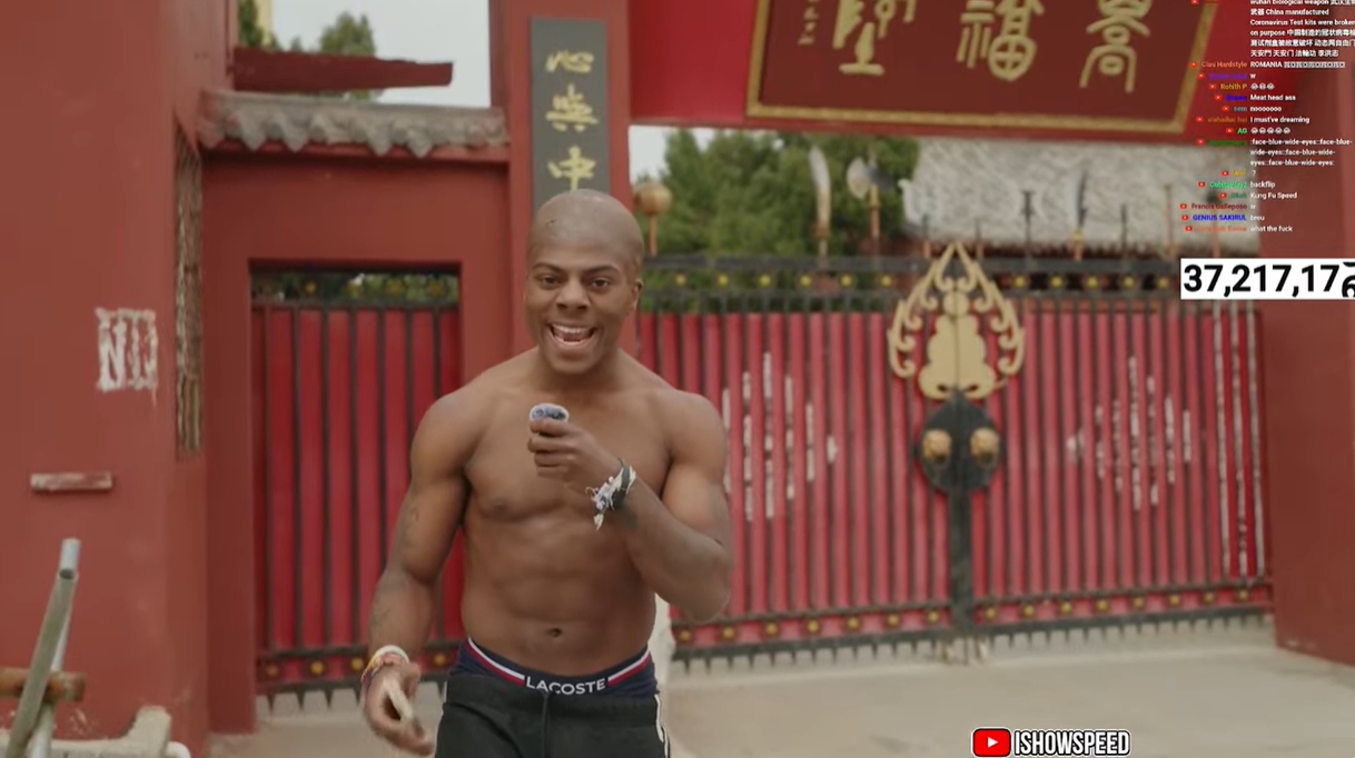 光头造型打卡少林寺学武艺