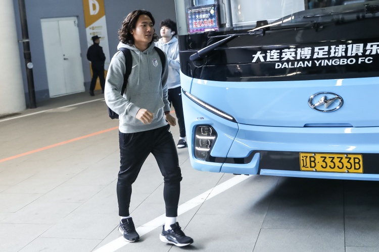 朱晓刚认为廖锦涛的踢法高级如布斯克茨